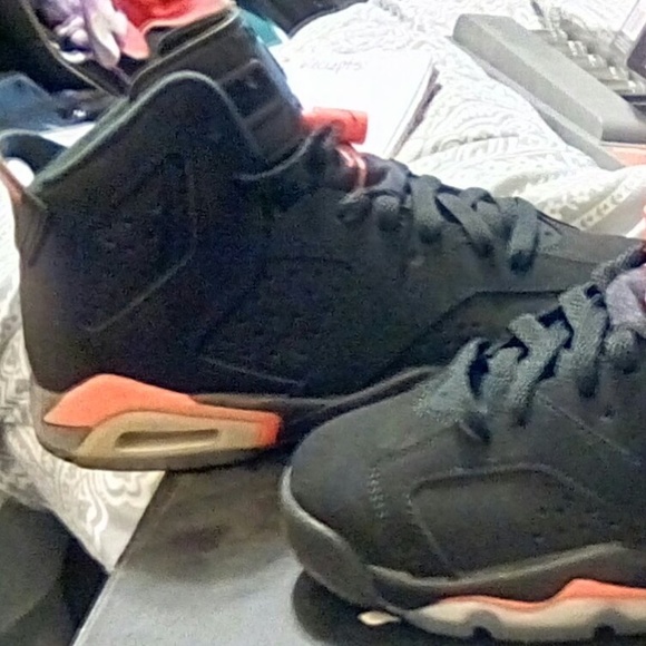 Jordan 6 Retro Kids - Picture 3 of 6